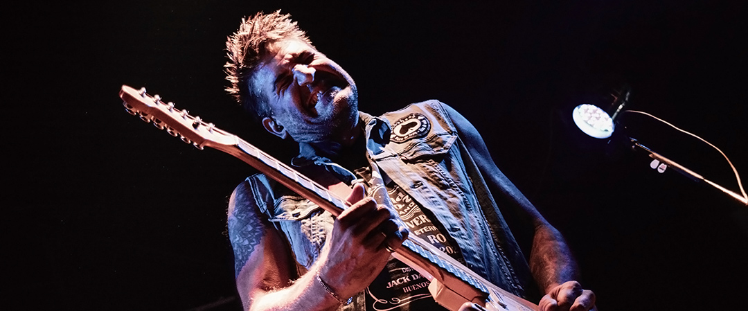 Entrevistamos a Emiliano Obregón de LÖRIHEN: “A los 40 tuve que dar un volantazo y cambiar mi vida"