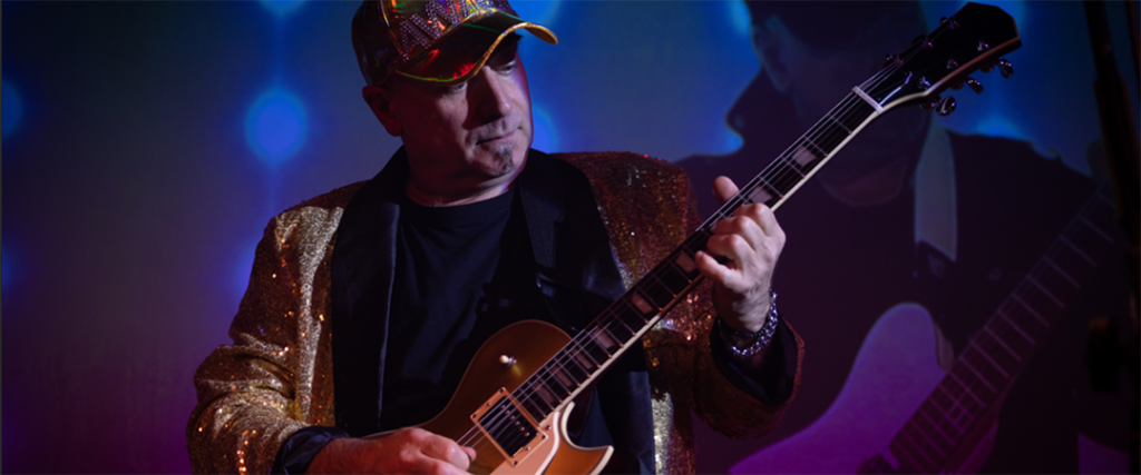 Entrevistamos a Tony Moore: “Steve Harris es una persona humilde y solidaria”