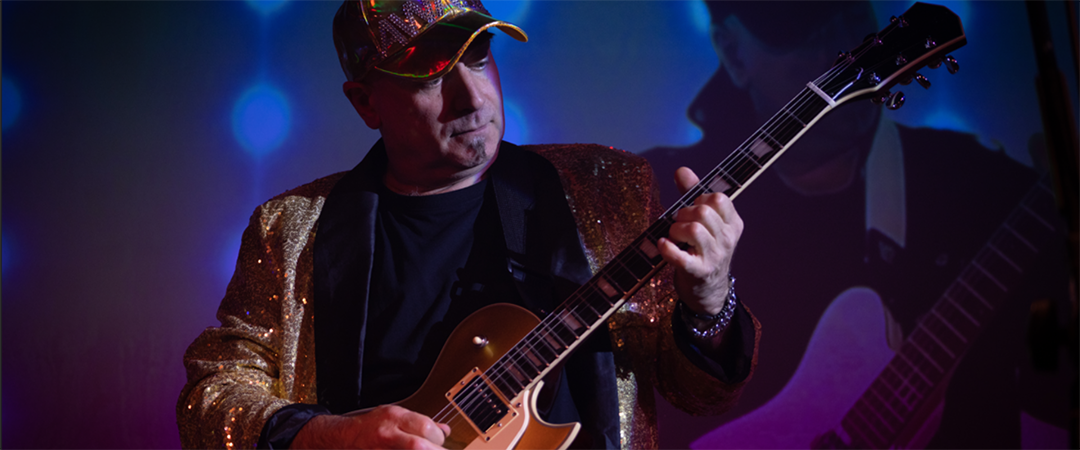 Entrevistamos a Tony Moore: “Steve Harris es una persona humilde y solidaria"